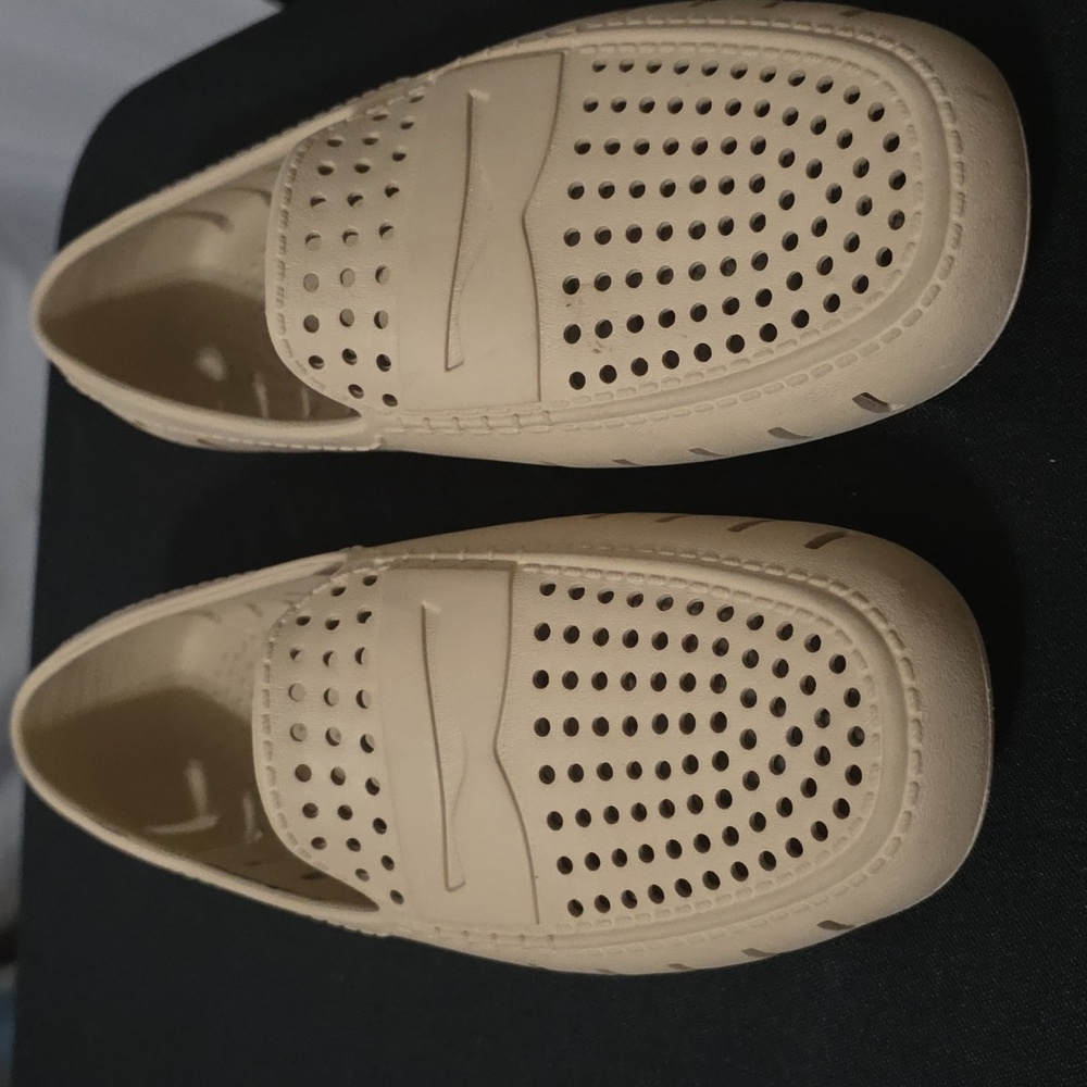 Floafers Women's/Girl's Tan Silicone Rubber Loafers Outdoor Water Shoes Sz 5 EUC